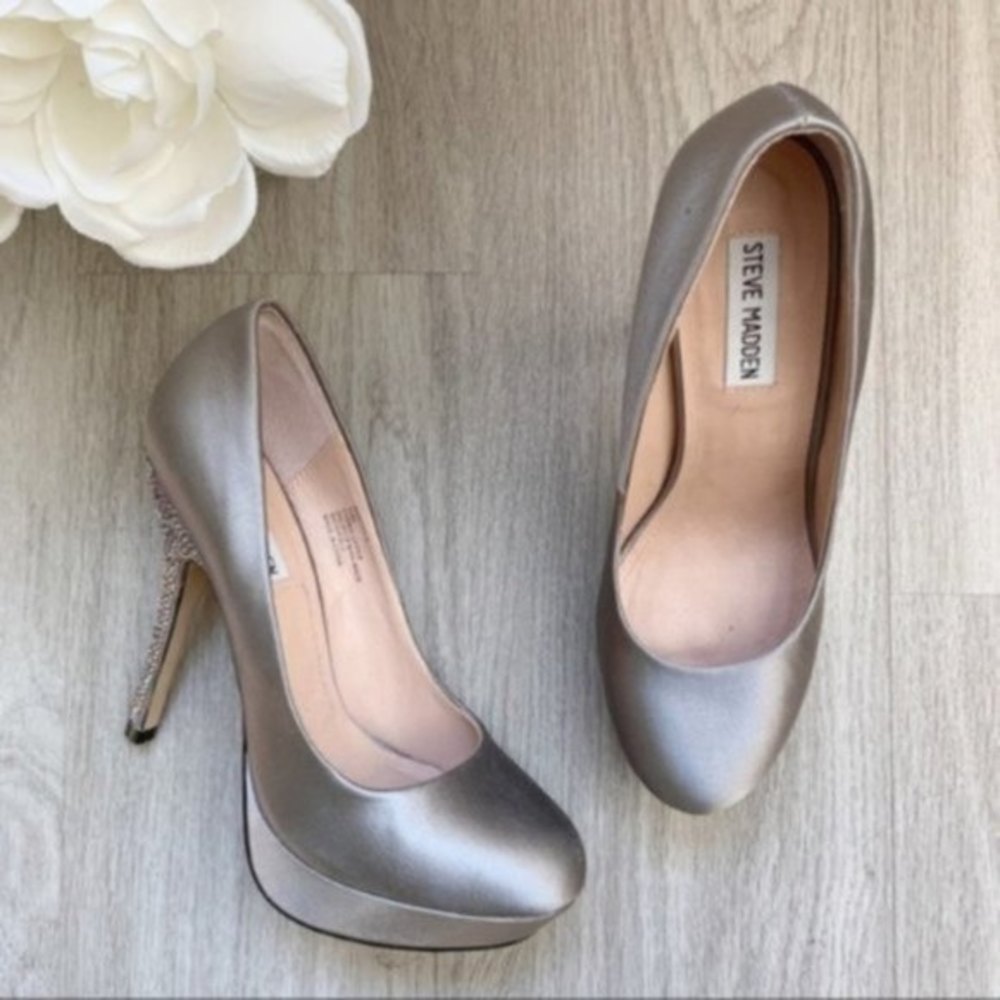 Steve Madden | Gray Satin Partyy-R Platform Pump